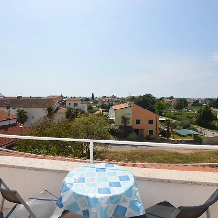 House Mai With Pool Gasthof Poreč