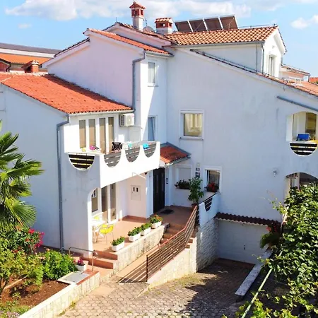 House Mai With Pool Gasthof Poreč