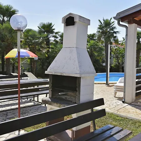 Gasthof House Mai With Pool