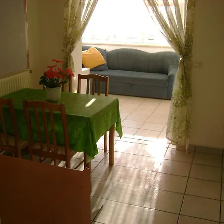 House Mai With Pool Guest house