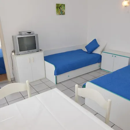 Guest house House Mai With Pool