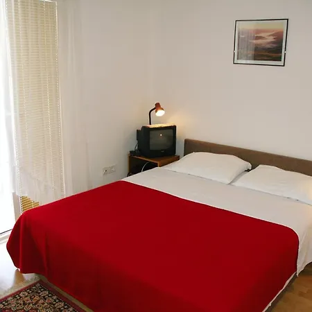 House Mai With Pool Guest house 3*