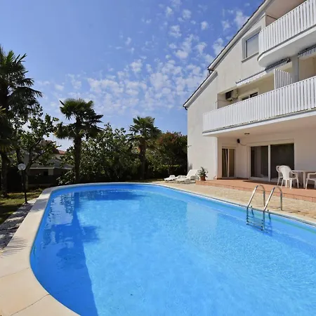 House Mai With Pool Guest house Porec