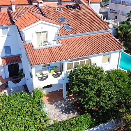Guest house House Mai With Pool Porec